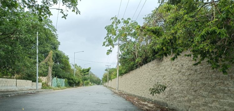 Piden vecinos de la Nicte Ha libre acceso a la playa desde la colonia