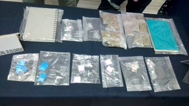 Caen los narcomorados con 36 dosis de drogas