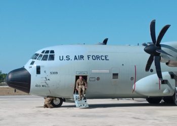 Avión ‘cazahuracanes’ arribó al aeropuerto de Chetumal