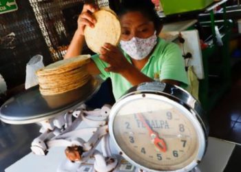 Aumento de precio de tortillas, afecta en forma negativa su venta